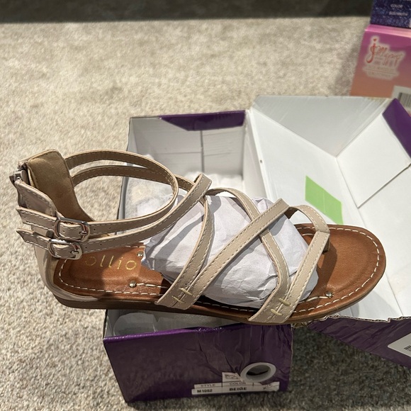 Ollio sandals - Picture 1 of 2
